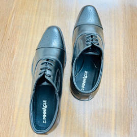 Pinnacle Lifestyle Formal Oxford shoe with lace 01